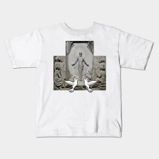 Jesus Christ is resurrected and under heaven seen by his apostles Kids T-Shirt